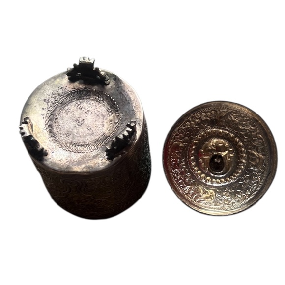 Antique Burmese Thabeik Repousse Silverplated Betel Box Tea Caddy - Picture 10 of 12